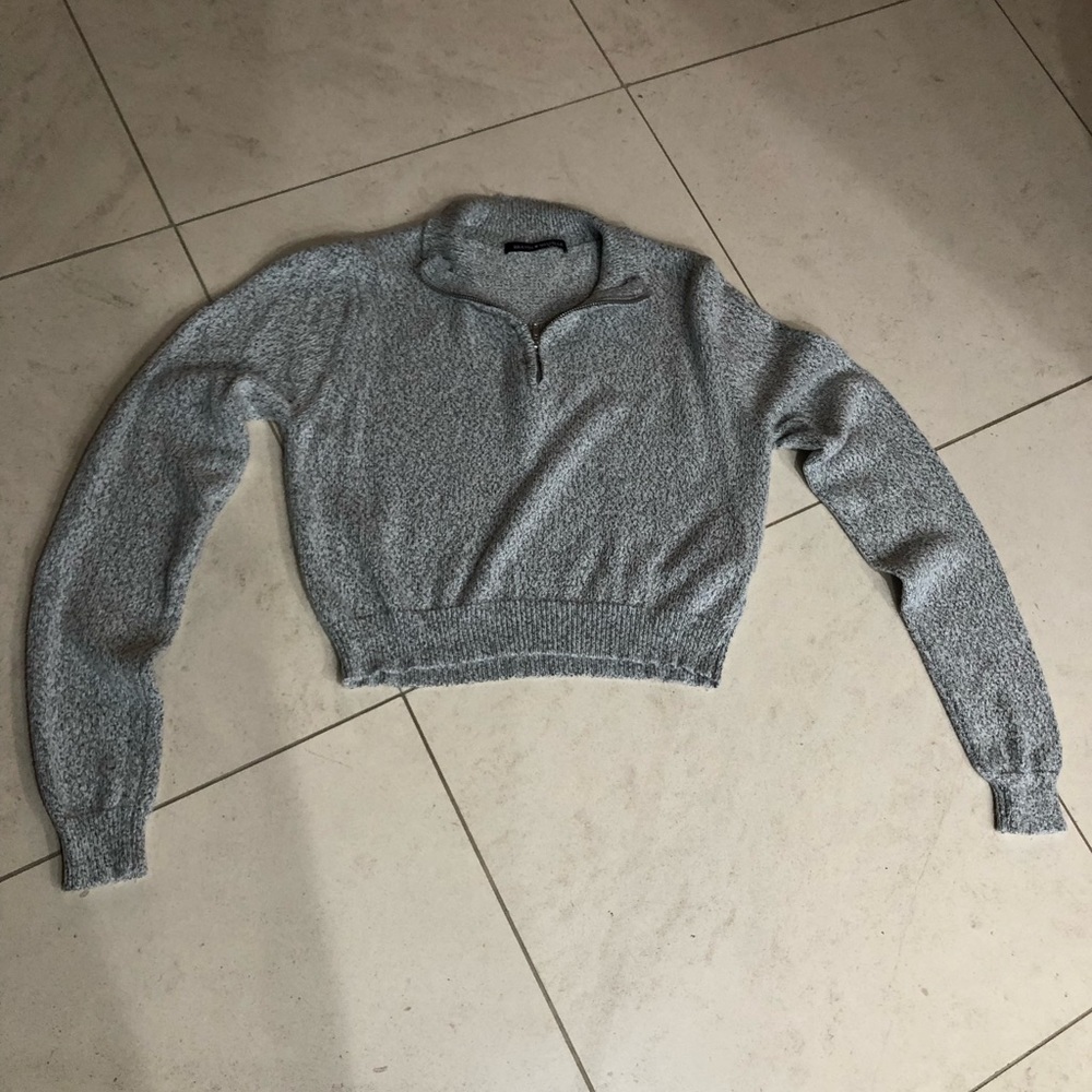 Brandy Melville cropped grey sweater with front zip at neckline